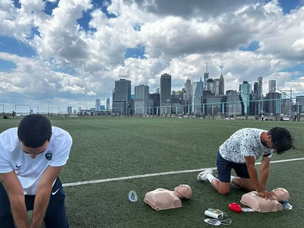 conversation facilitating communication for CPR training inquiries at Roberts CPR Schools.